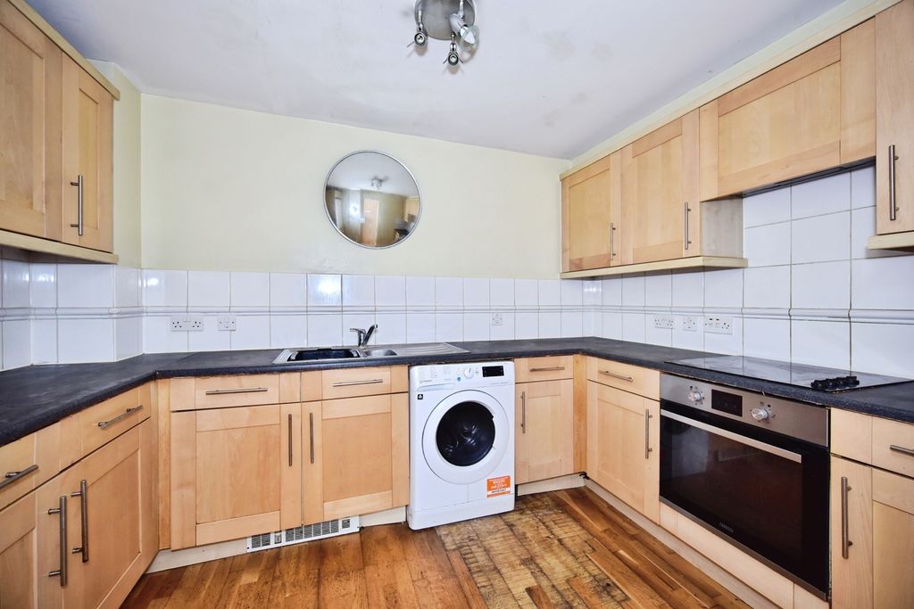 Property photo 3 of 20 Pbox-Img.Jpg