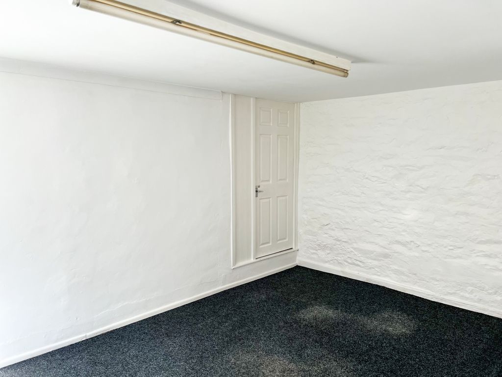 Property photo 3 of 6 Photo 15