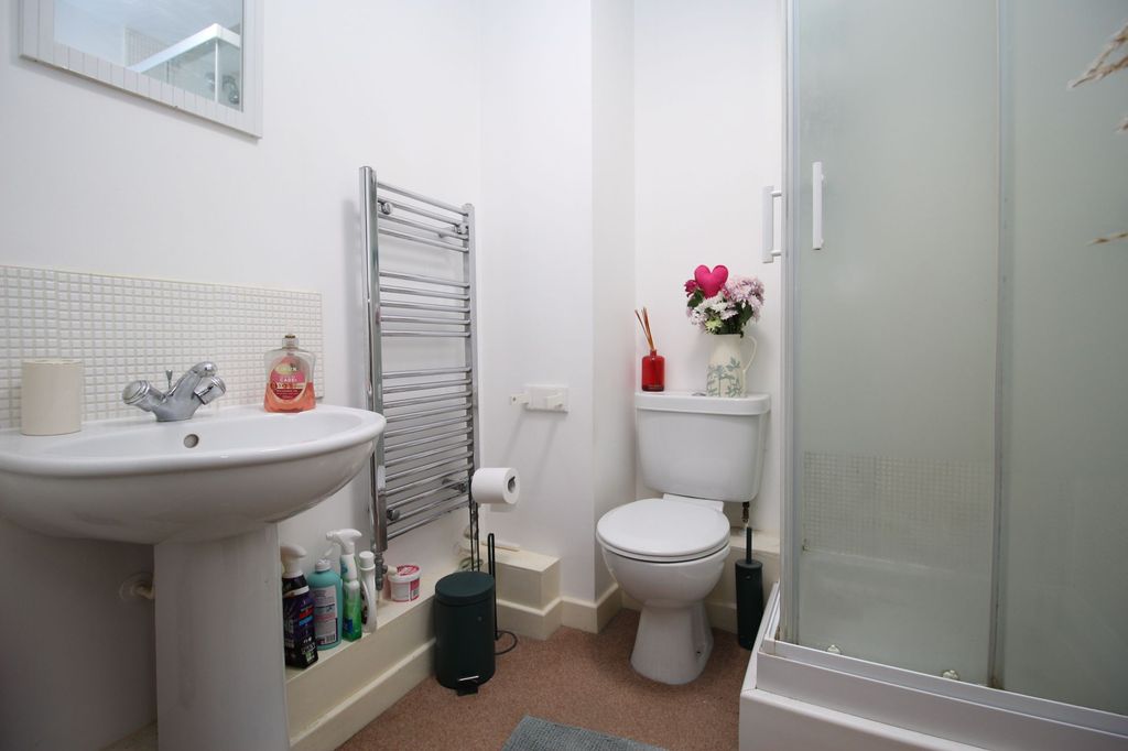 Additional image 10 of 2 bed flat for saleOld School Court, Fareham PO16