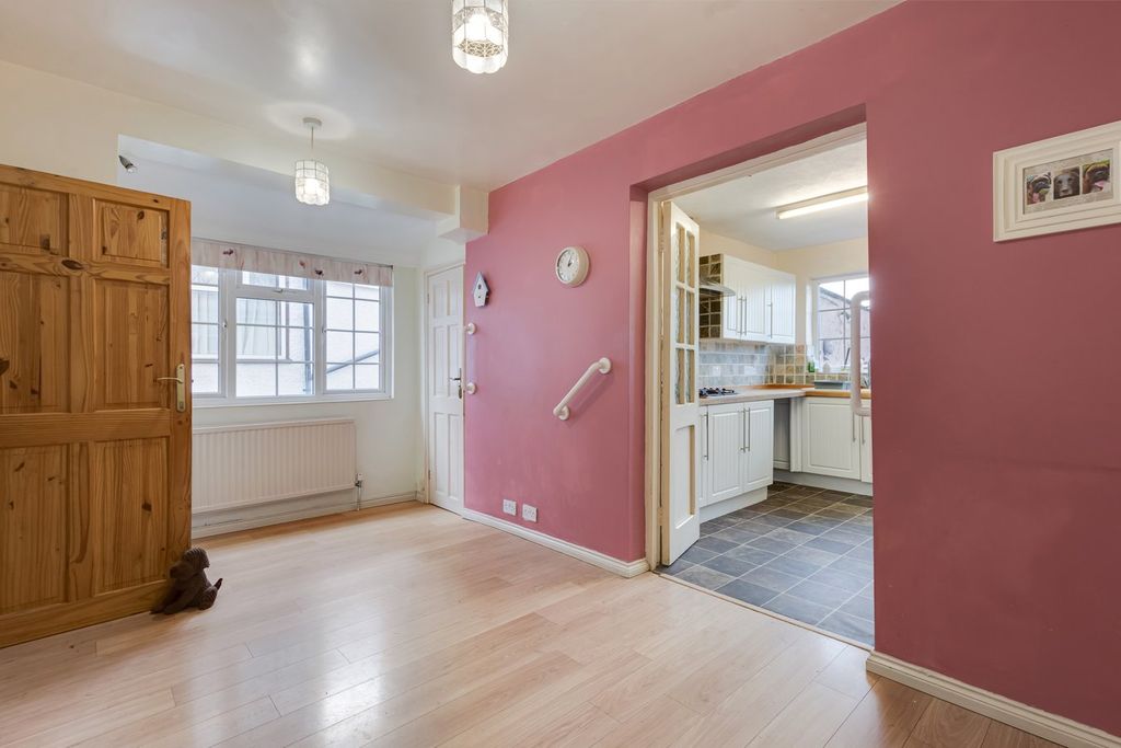 Property photo 3 of 14