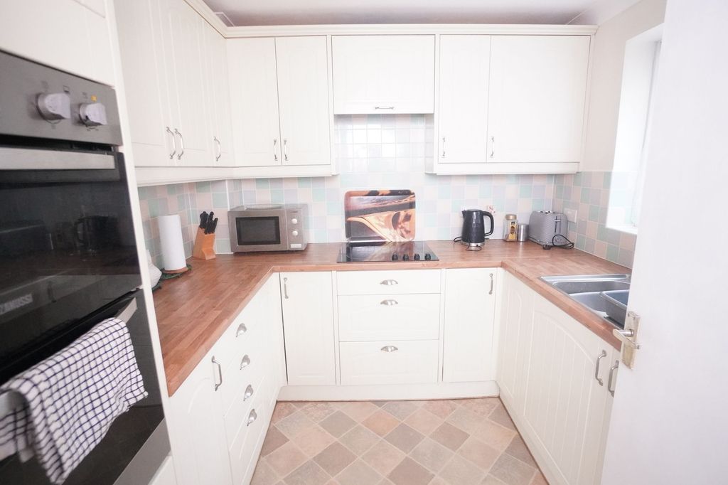 Property photo 2 of 10