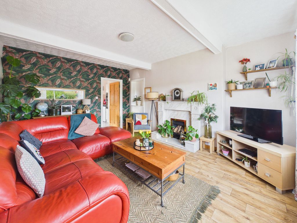 Property photo 3 of 28