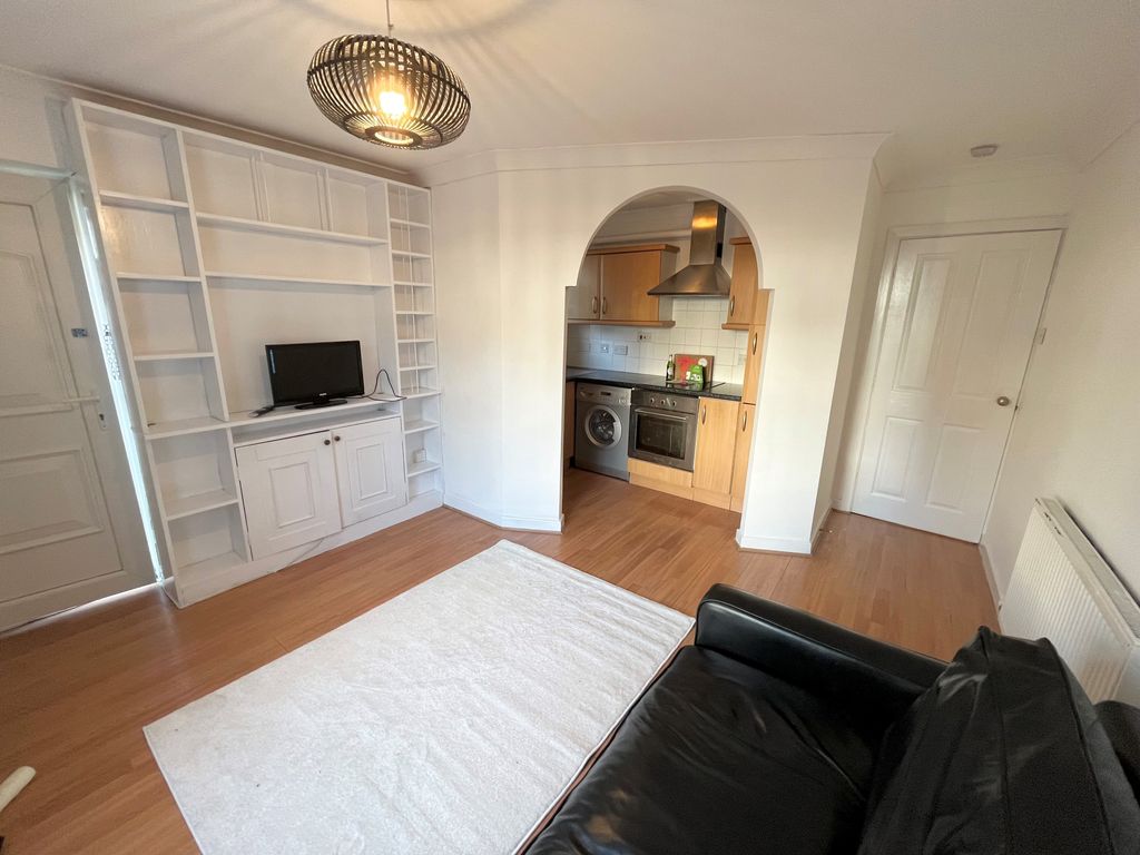 Property photo 2 of 5