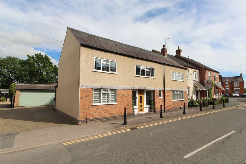Property photo 1 of 35