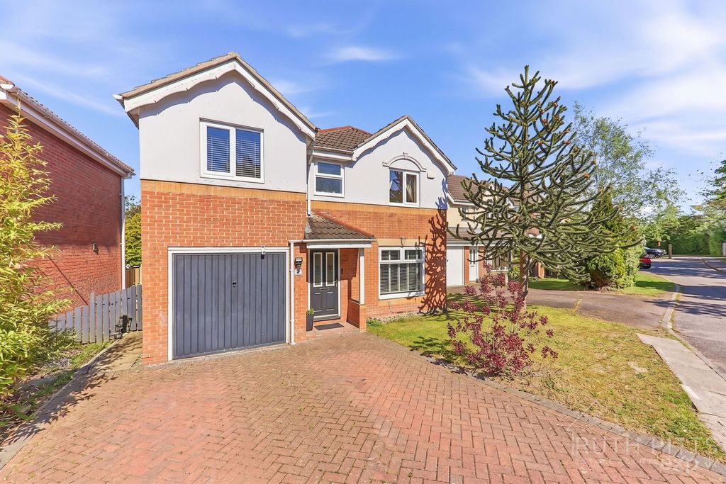 Property photo 1 of 32