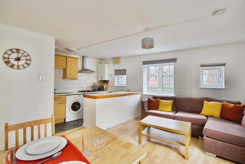 Property photo 2 of 11 Pbox-Img.Jpg