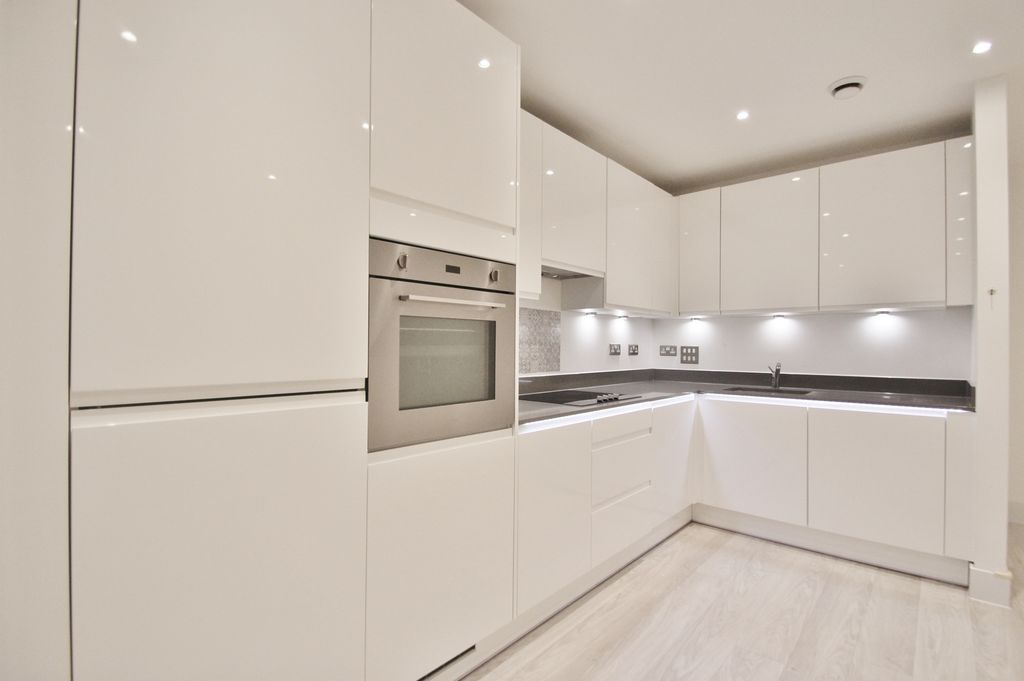 Property photo 3 of 19 Photo 12