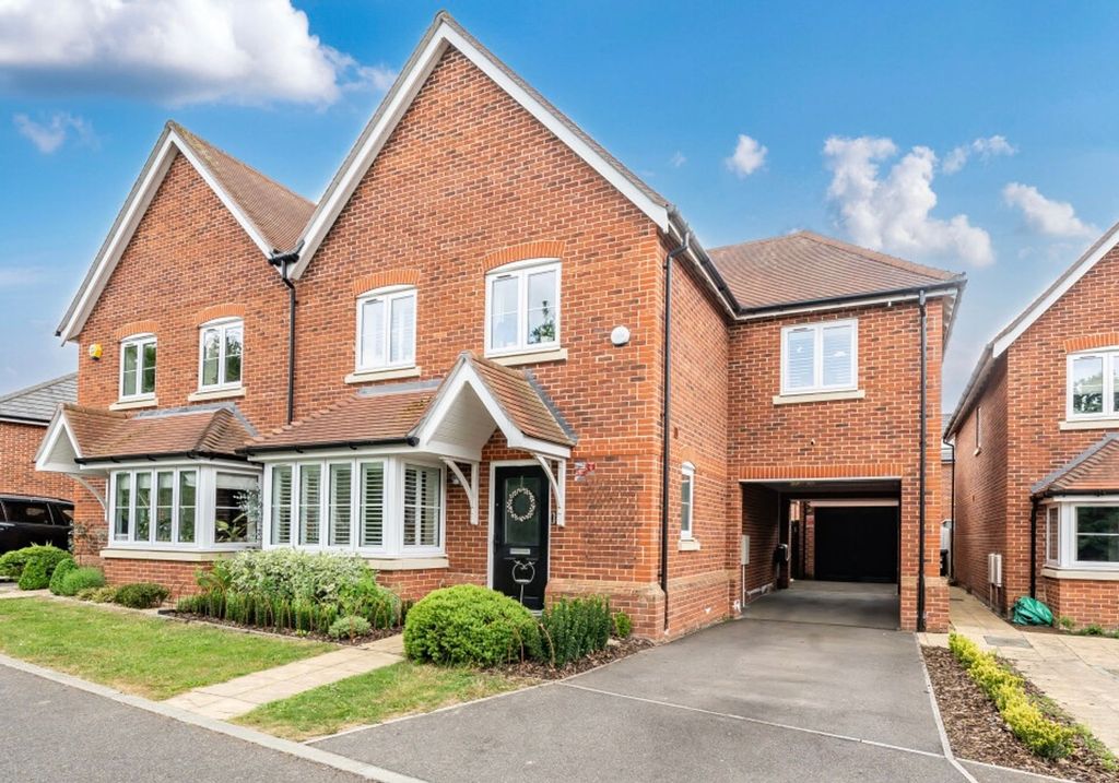 Property photo 1 of 11 Wilder Crescent