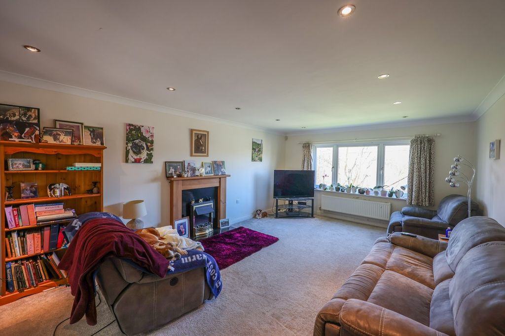 Property photo 3 of 22