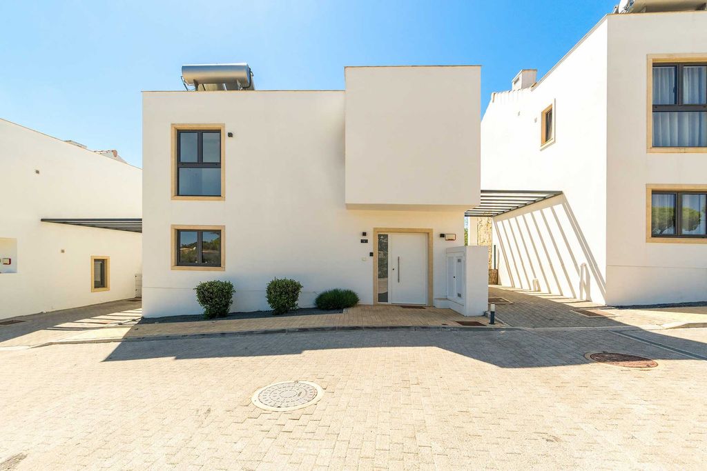 Property photo 2 of 35