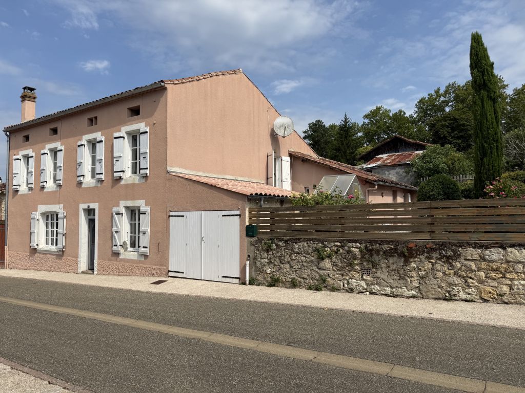 Property photo 1 of 18 Main Exterior View