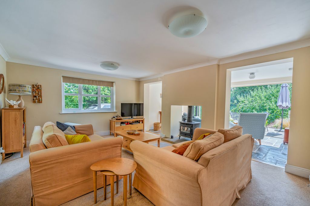 Property photo 3 of 27