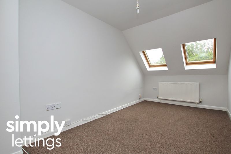 Property photo 3 of 6 Photo 5