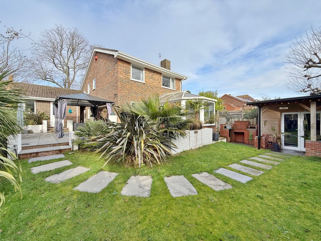 Property photo 3 of 28