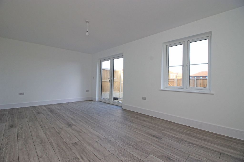 Property photo 3 of 10 Picture 3