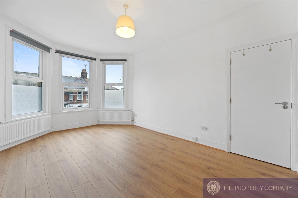 Property photo 3 of 11 Picture No. 38