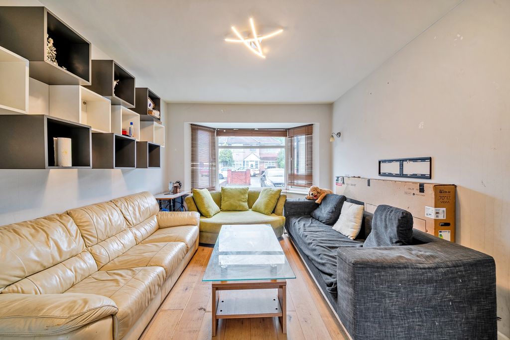 Property photo 2 of 19 Photo 1