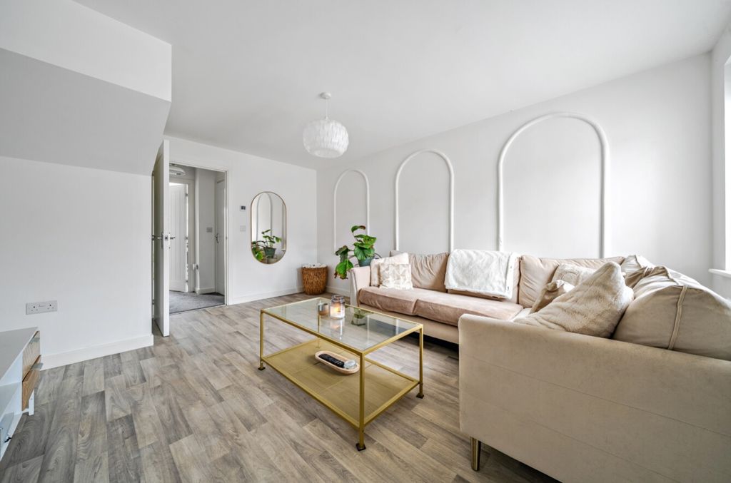 Property photo 3 of 21 1442418-18-69E210Ec65c9c