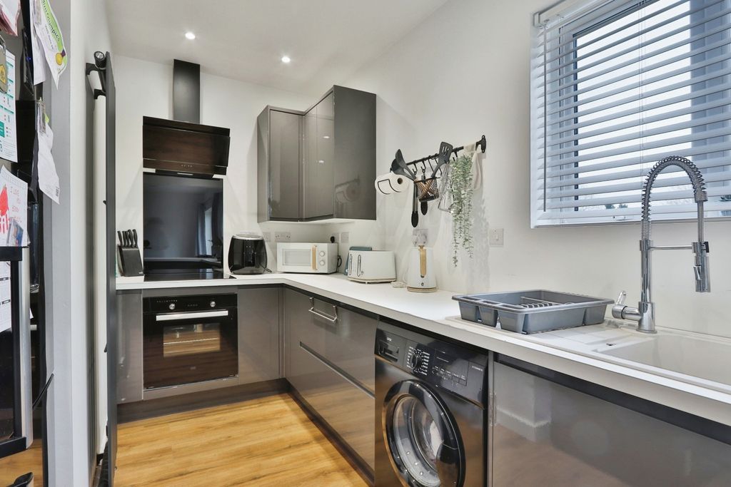 Property photo 3 of 16 3059666