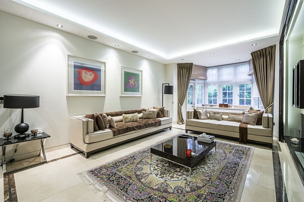Property photo 1 of 11 Reception Room