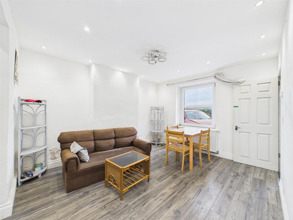 Property photo 3 of 20 3 - Station Road, Yate.Jpg