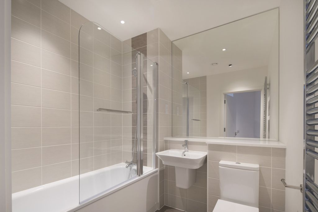 Property photo 1 of 7 Bathroom