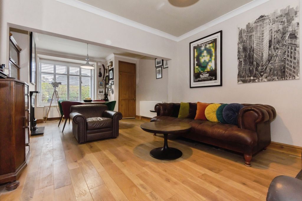 Property photo 3 of 17 Living/Dining Room