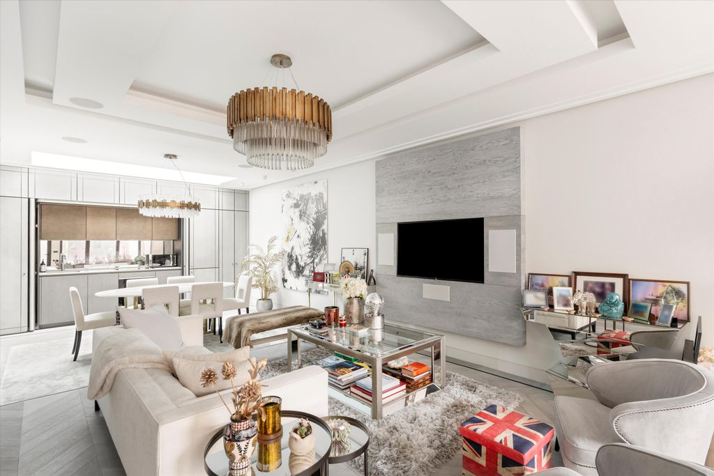 Property photo 2 of 17 Image