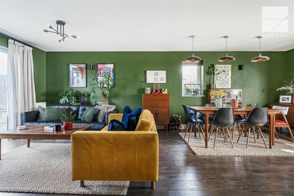 Property photo 3 of 18 9_76116_Watermarked.Jpg