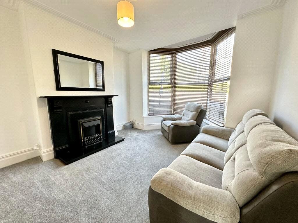 Property photo 2 of 12 Lounge