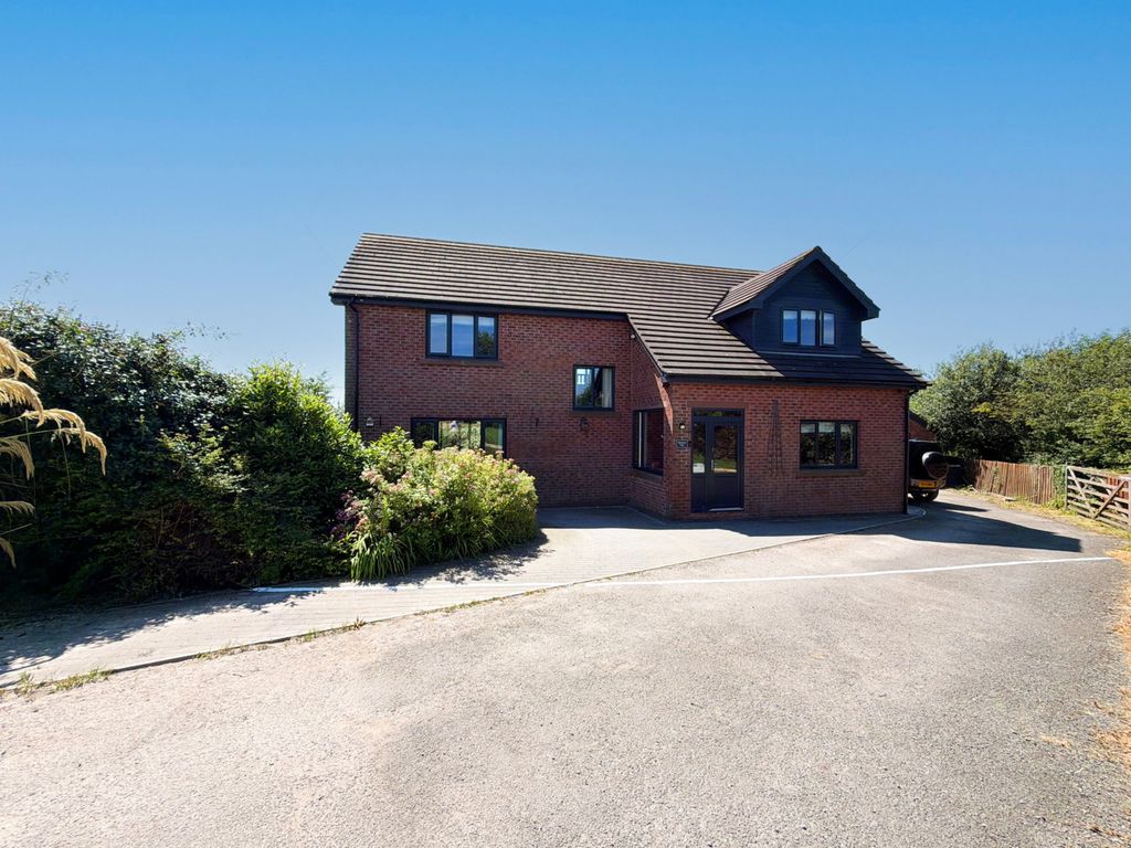 Property photo 2 of 22