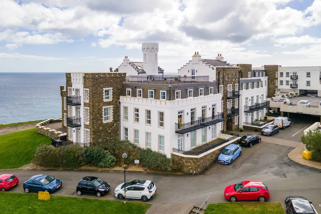 Property photo 2 of 21