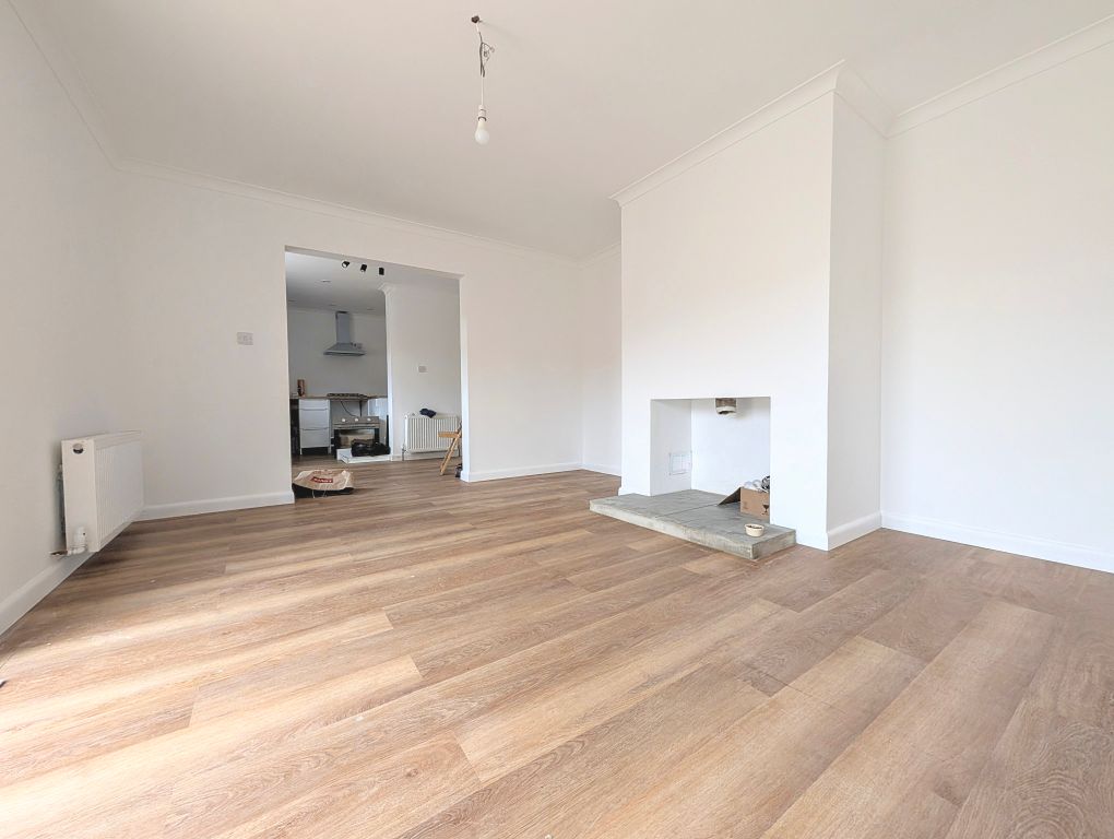 Property photo 2 of 10 Dining Room