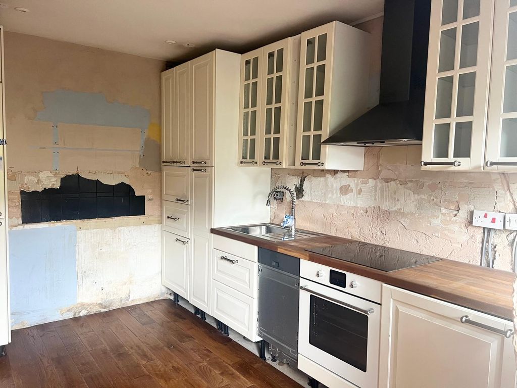 Property photo 2 of 30