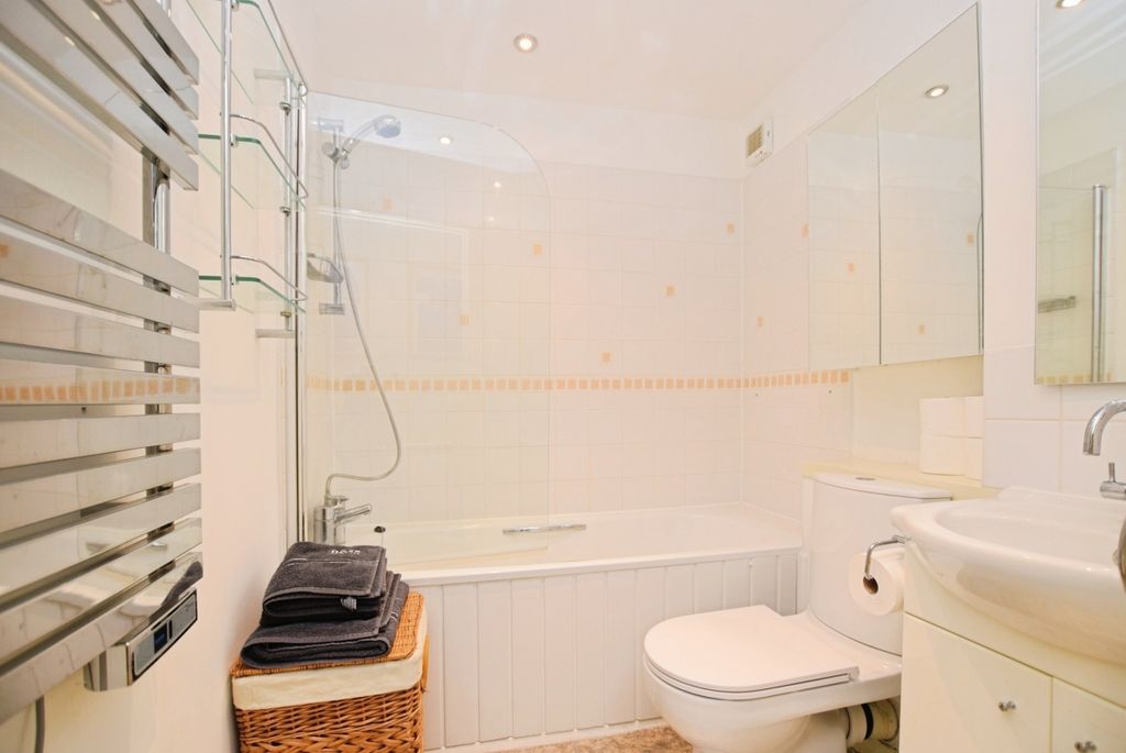 Additional image 12 of 2 bed flat to rentLower Tanbridge Way, Horsham RH12