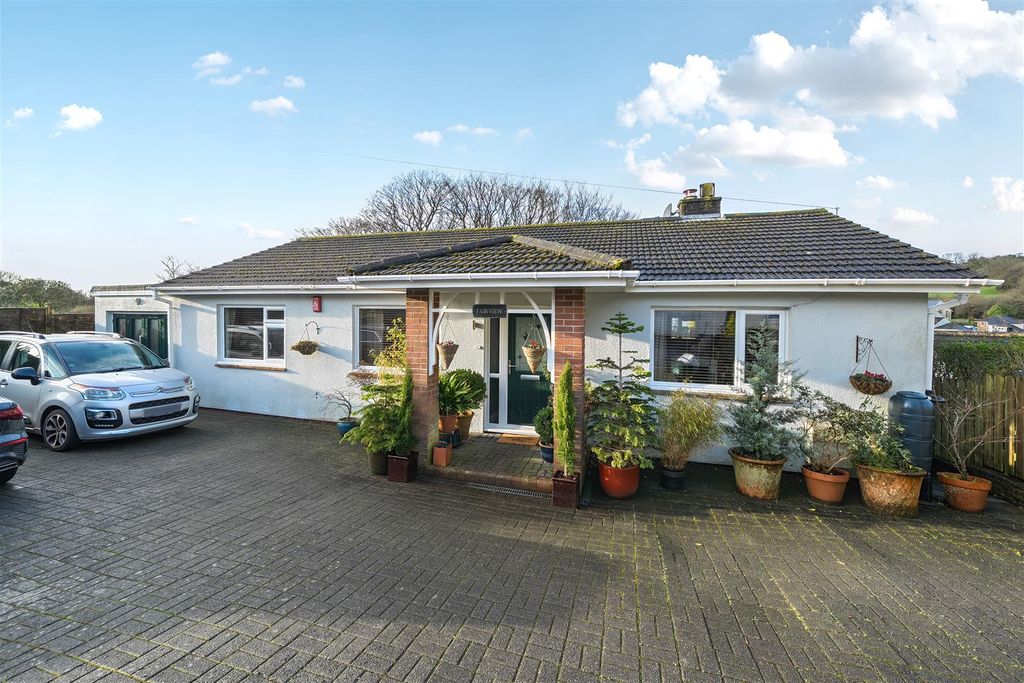 Property photo 2 of 24 Fairview 26.Jpg