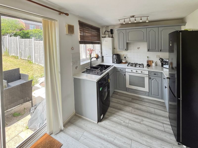 Property photo 3 of 11 Kitchen Diner