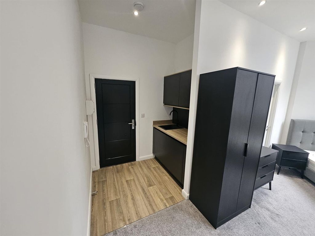Property photo 3 of 10 Eeb15F77-Faa0-4364-A859-Cabab2Ca8B02.Jpg