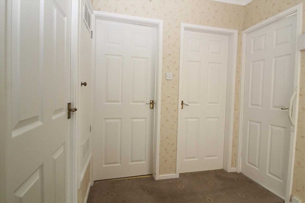 Property photo 2 of 9 Entrance Hall