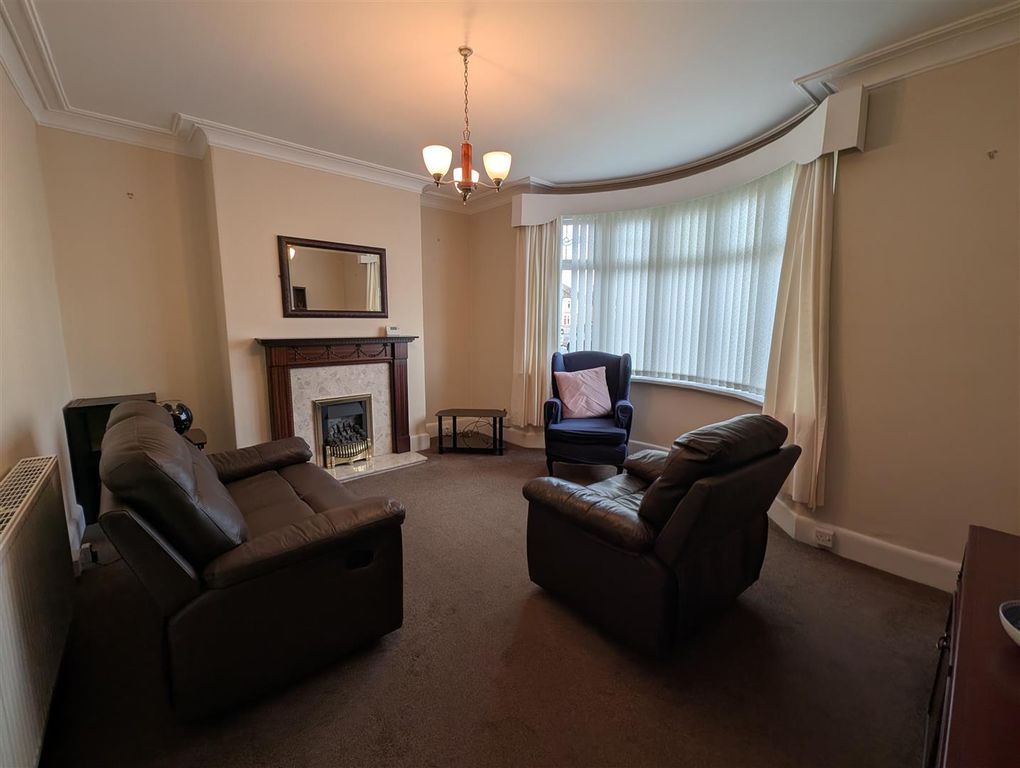 Property photo 2 of 12 Lounge