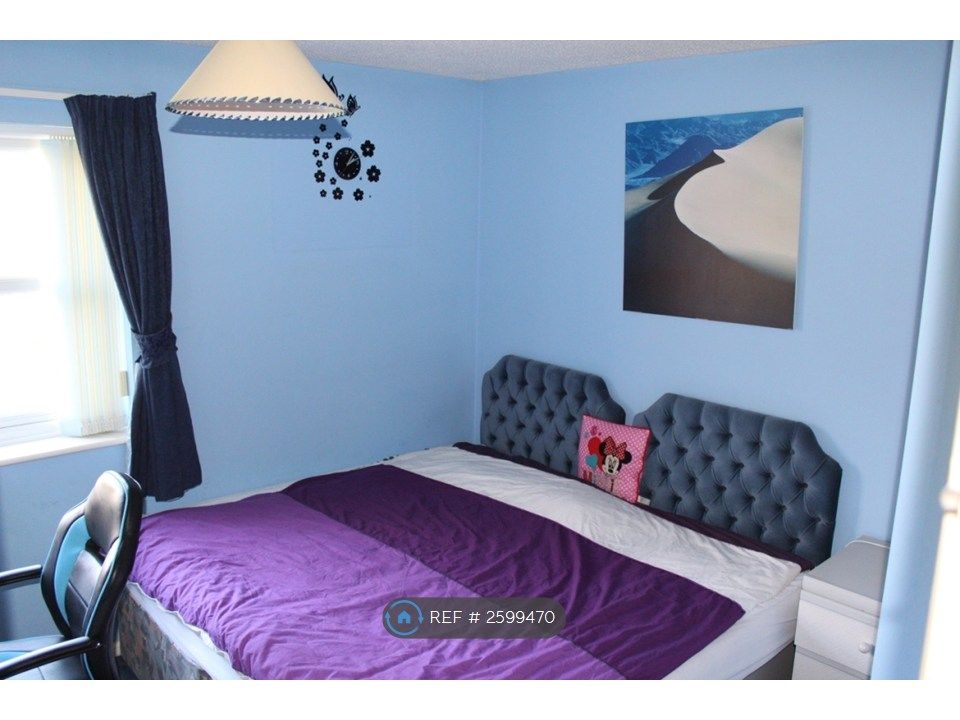 Property photo 3 of 17 Bedroom 1