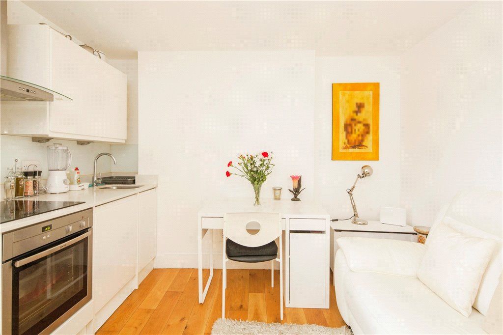 Property photo 3 of 17 Kitchen Reception