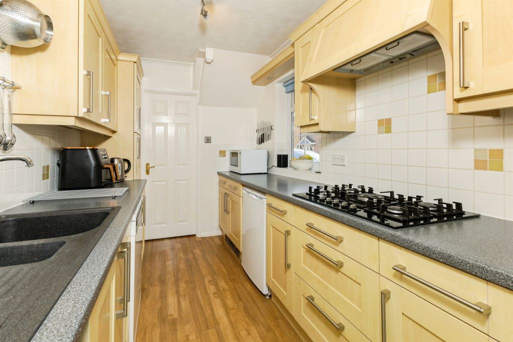 Property photo 2 of 17
