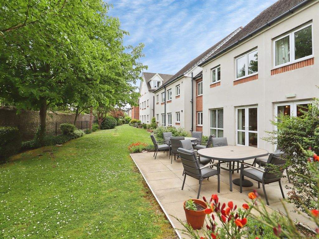 Property photo 2 of 19