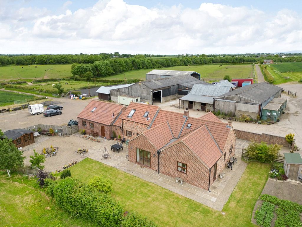 Property photo 1 of 23 Picture No. 01