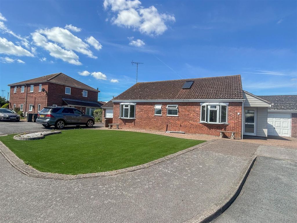 Property photo 1 of 17 Outside Front