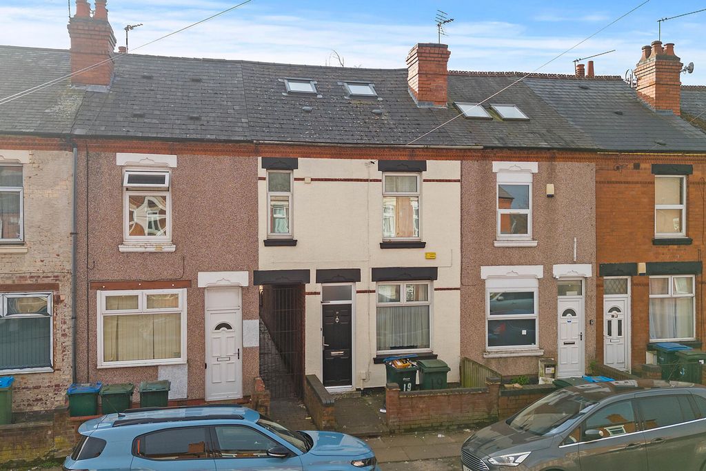 Property photo 1 of 20 Front (Exterior)