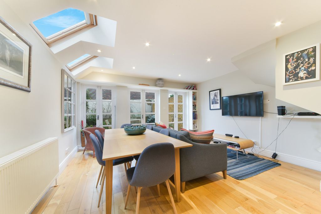 Property photo 2 of 9