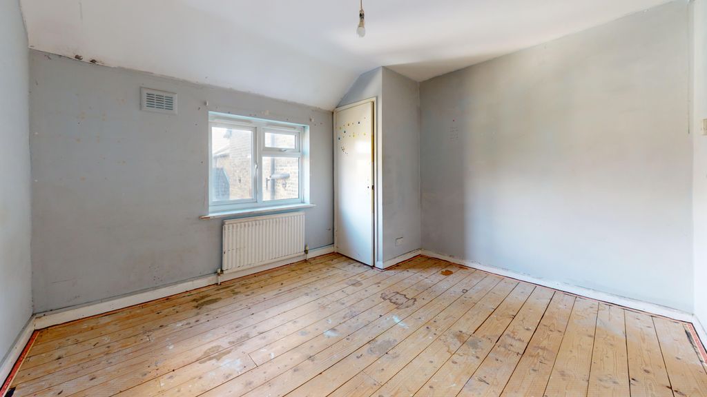 Property photo 2 of 19 Flat 5, 63 Grange Road, Ealing, London, W5 5Bu