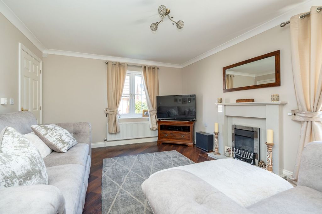Property photo 2 of 19